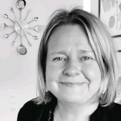 Yrittäjä Minna Itämeri käyttää SnartSmartin palveuita.
